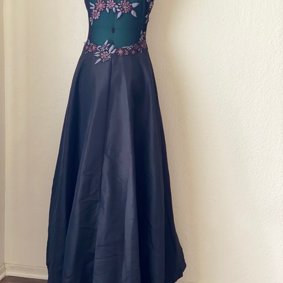 Black lace NIGHT WAY COLLECTION vintage FORMAL DRESS size 4 - Picture 4 of 8